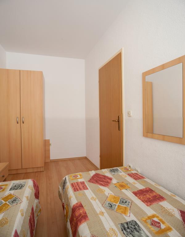 Apartments Waterfront Ivan ポドゥゴラ 部屋 写真