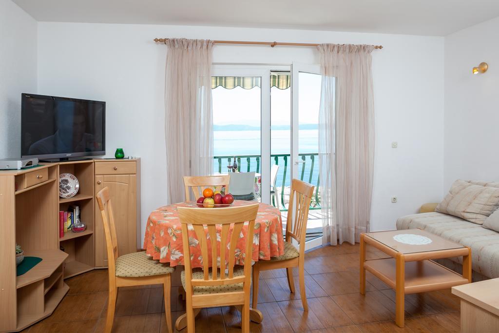 Apartments Waterfront Ivan ポドゥゴラ 部屋 写真