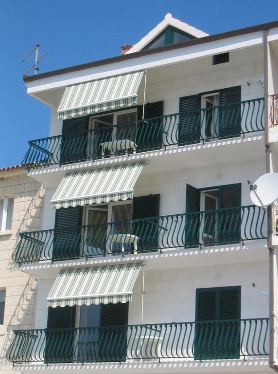 Apartments Waterfront Ivan ポドゥゴラ 部屋 写真