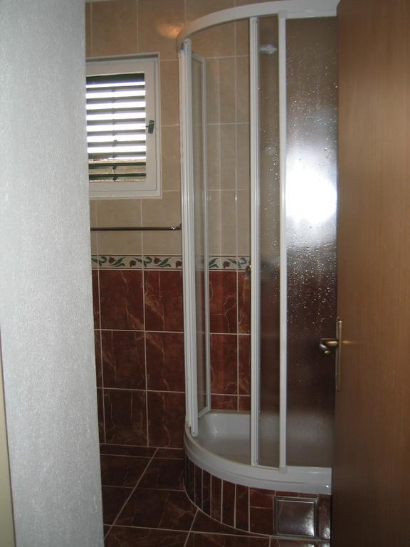 Apartments Waterfront Ivan ポドゥゴラ 部屋 写真