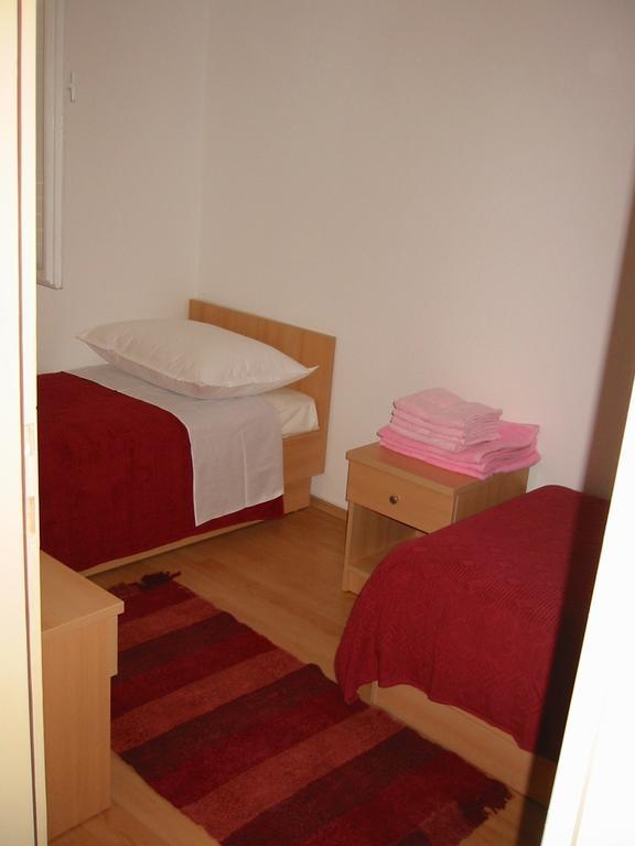 Apartments Waterfront Ivan ポドゥゴラ 部屋 写真
